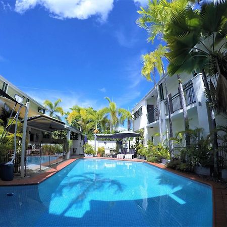 Crystal Garden Resort & Restaurant Cairns Bagian luar foto