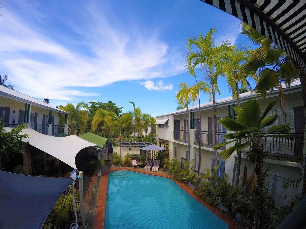 Crystal Garden Resort & Restaurant Cairns Bagian luar foto