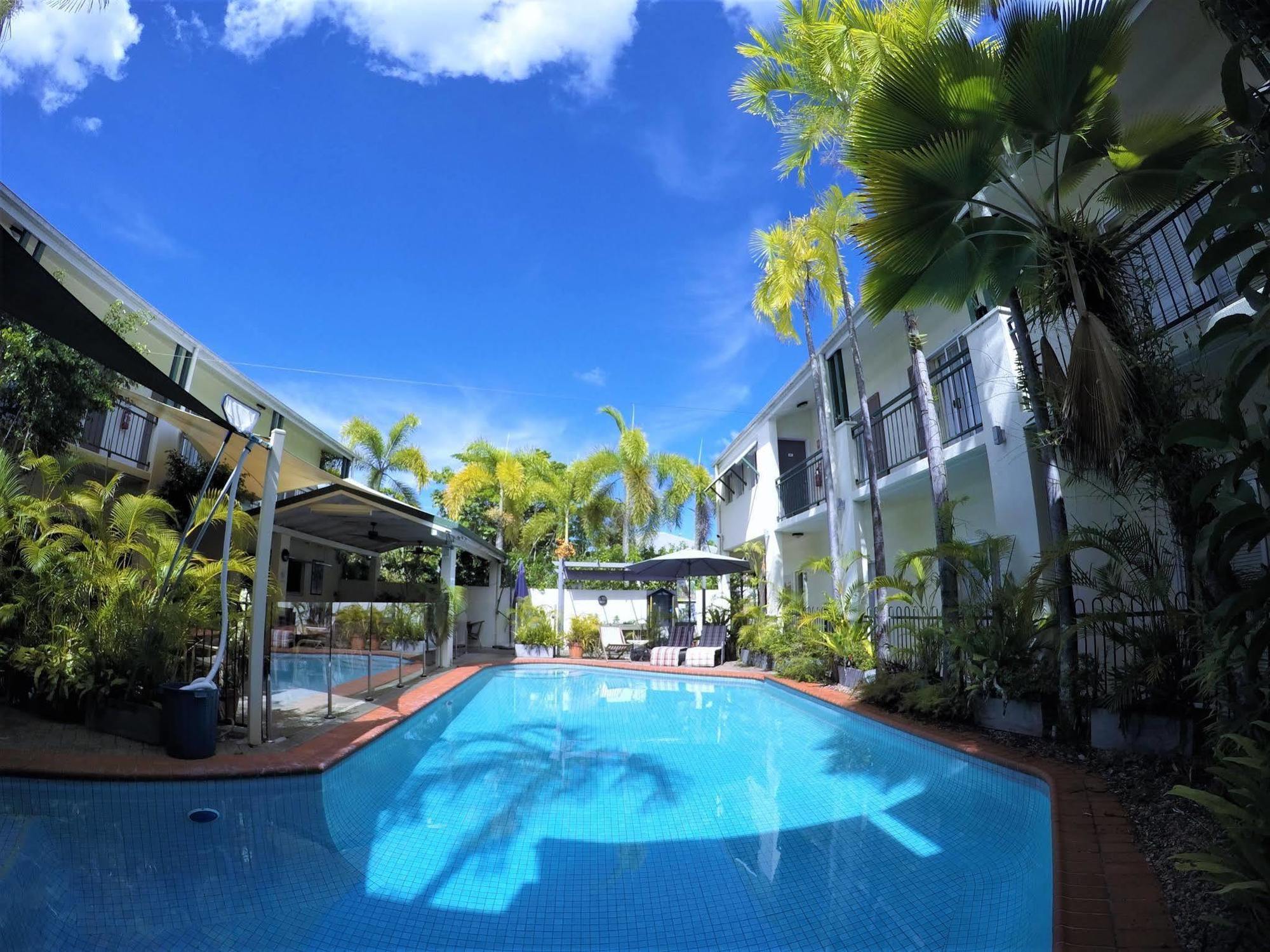 Crystal Garden Resort & Restaurant Cairns Bagian luar foto