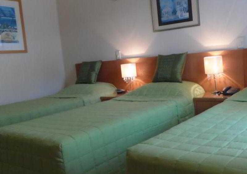 Crystal Garden Resort & Restaurant Cairns Bagian luar foto